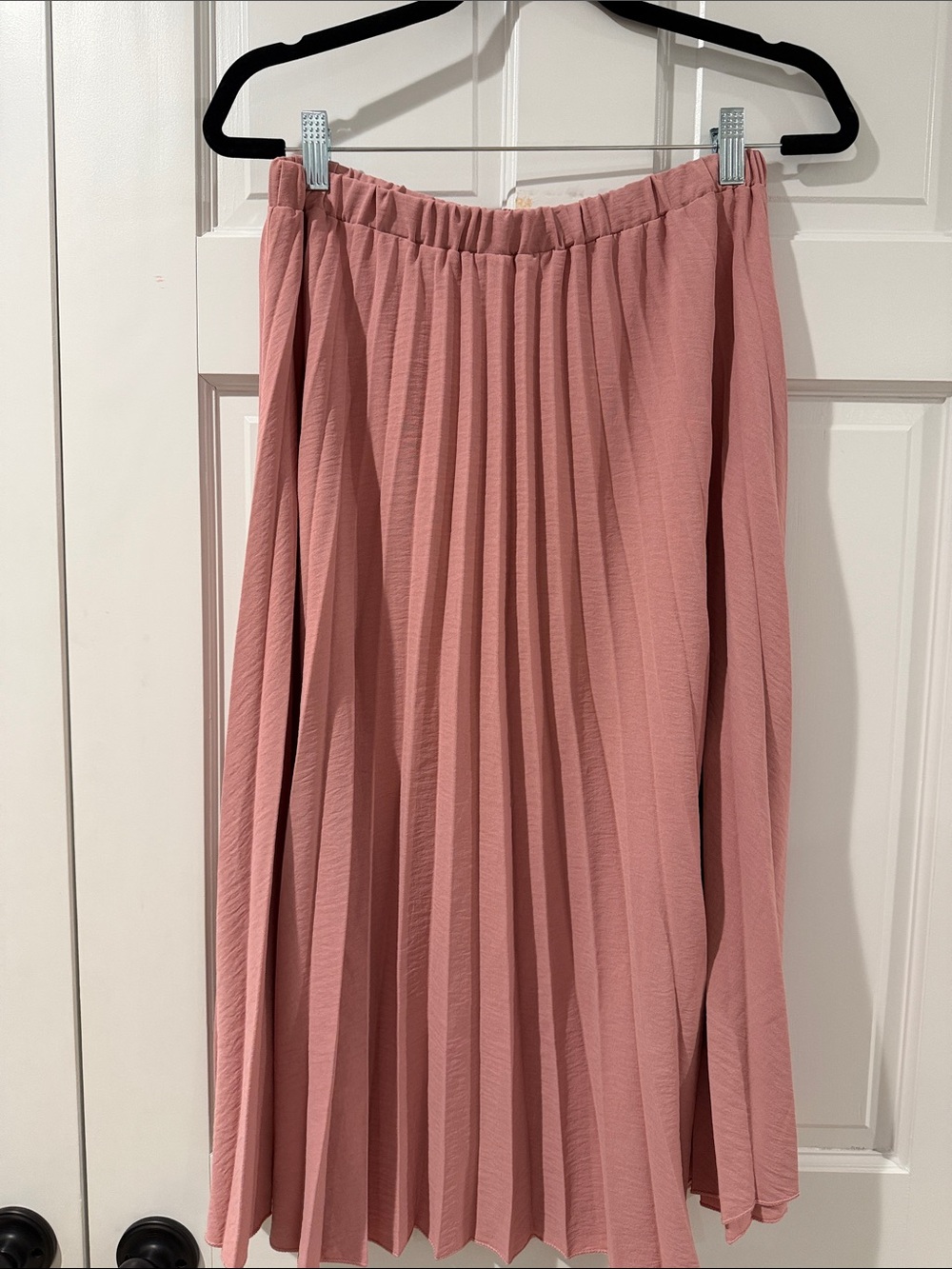Pleated Midi Skirt in Dusty Rose - Picture 2 of 3